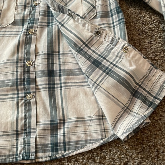 Kids size 5 long sleeve button down shirt - Picture 4 of 4